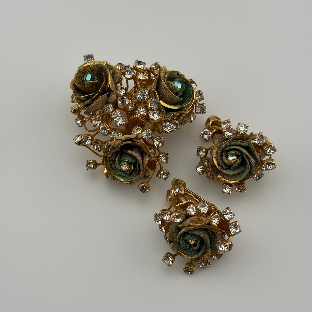 RARE Vintage Hattie Carnegie Rose Bouquet Brooch & Rose Earrings Set - Picture 2 of 4